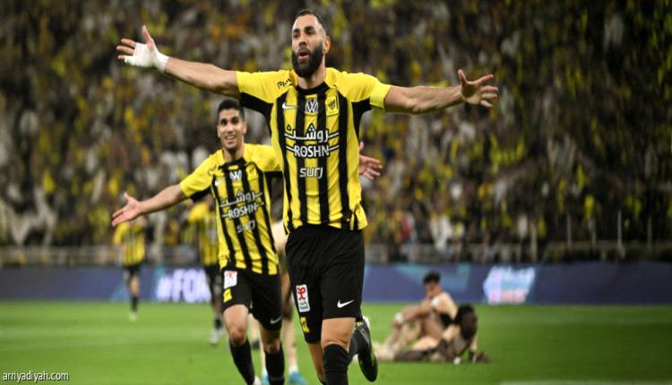 بالصور: اتحاد جدة يحسم كلاسيكو الشباب ويضيق الخناق على الهلال
